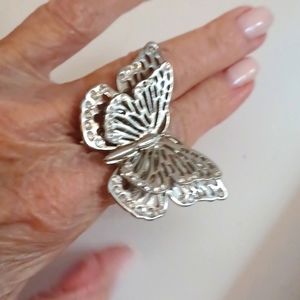 Women's Butterfly Ring Silver Tone Stretchable band fun accent GUC
